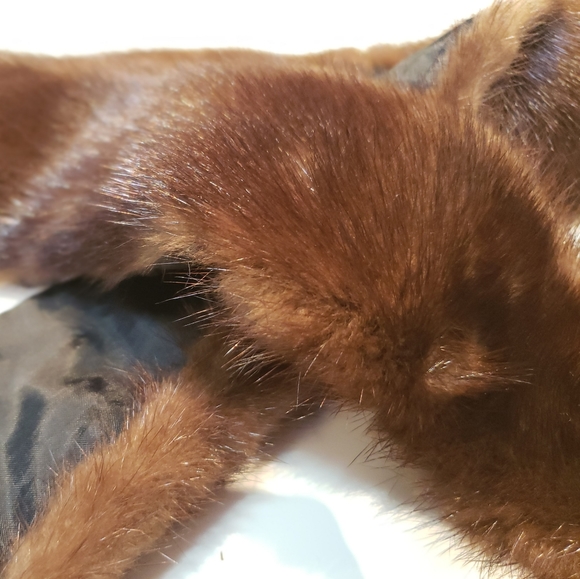 Upcycled fur scarf - Picture 4 of 4